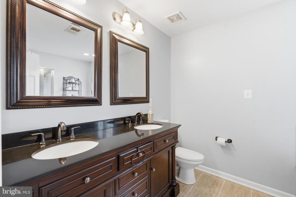9267 SENNA COURT