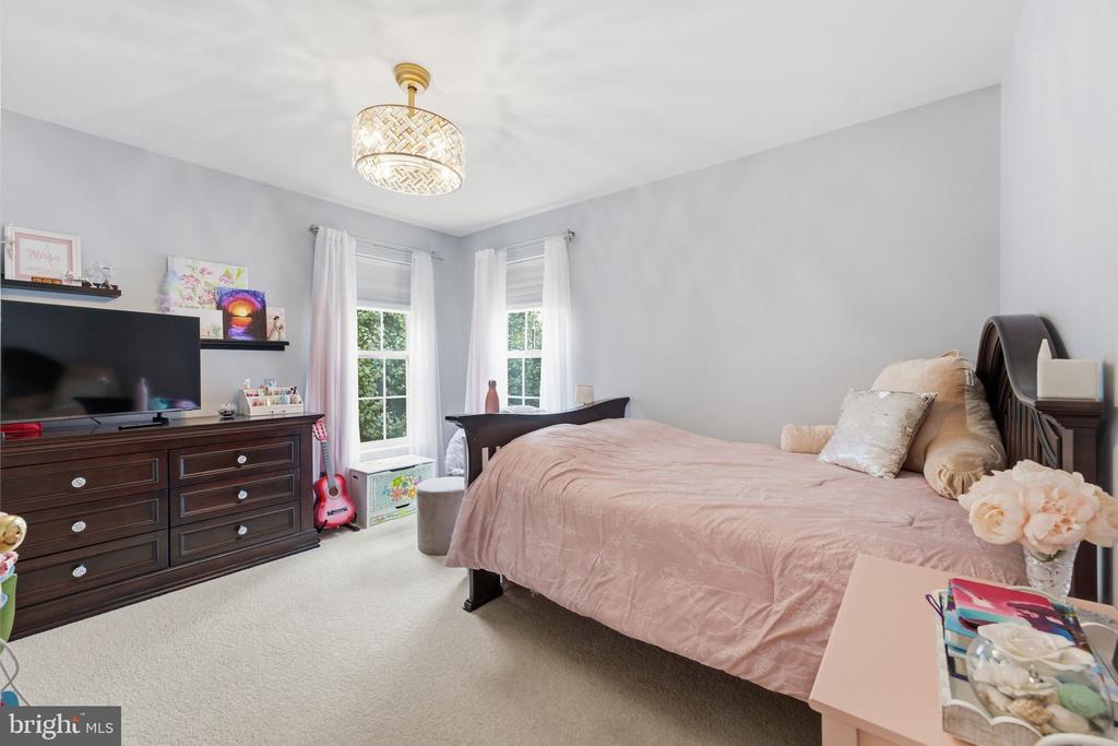 9267 SENNA COURT