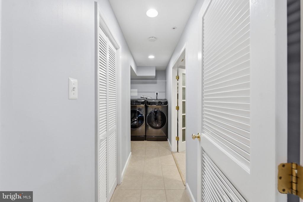 9267 SENNA COURT