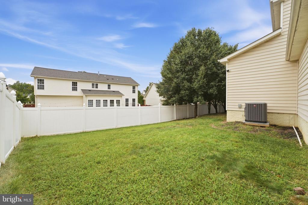 9267 SENNA COURT