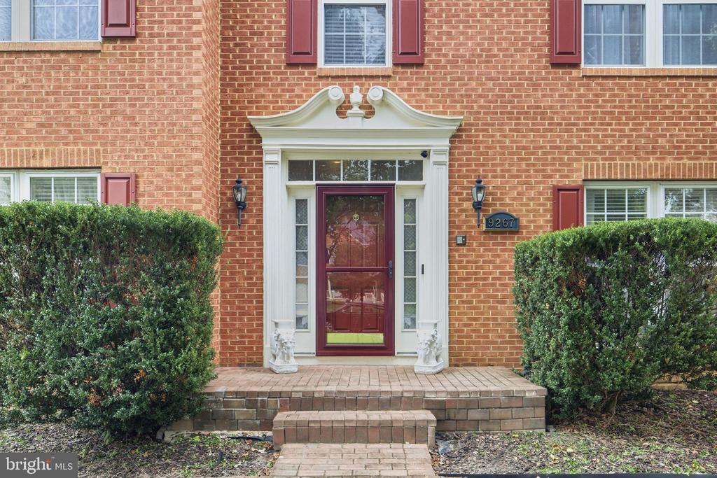 9267 SENNA COURT