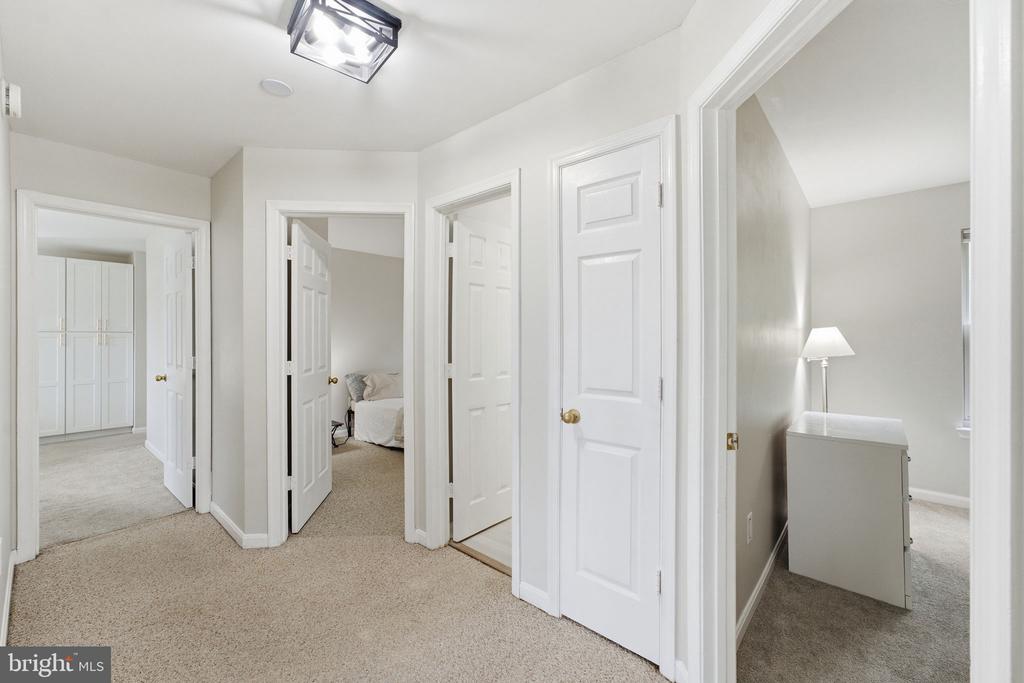 2500 DOWITCHER COURT