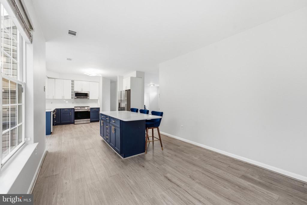 2500 DOWITCHER COURT