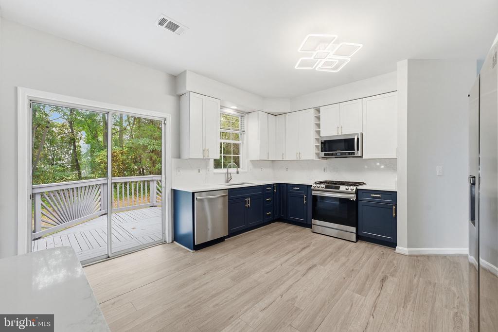 2500 DOWITCHER COURT