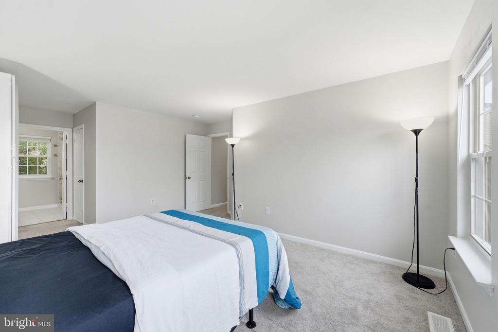 2500 DOWITCHER COURT