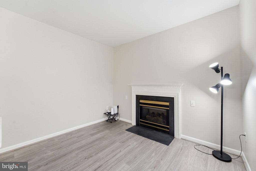 2500 DOWITCHER COURT