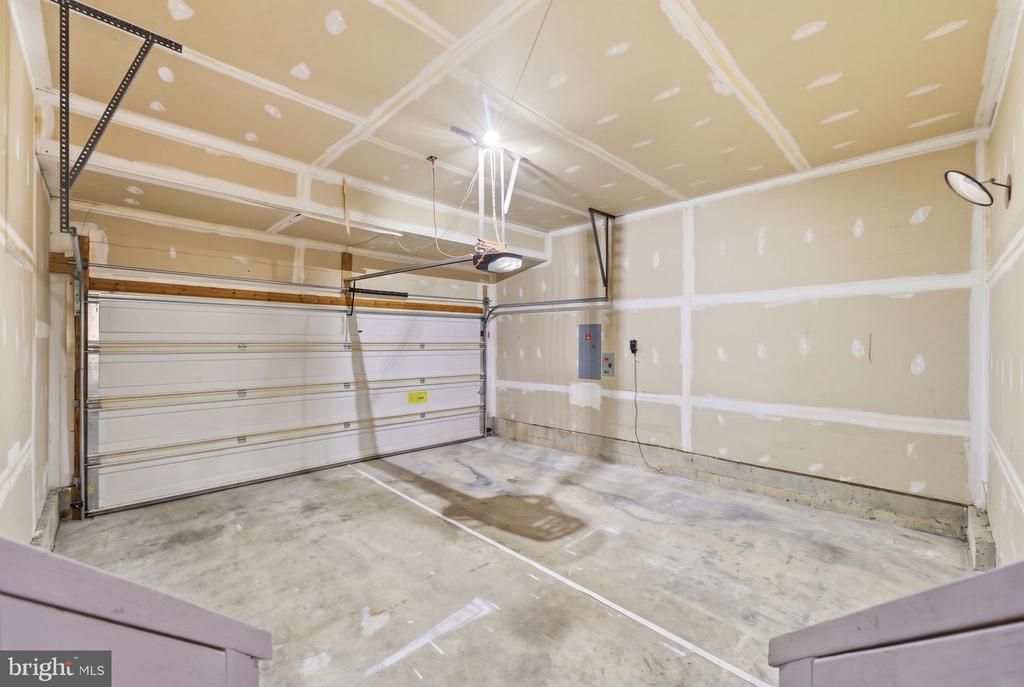 2500 DOWITCHER COURT