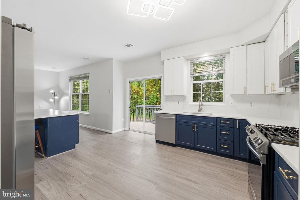 2500 DOWITCHER COURT