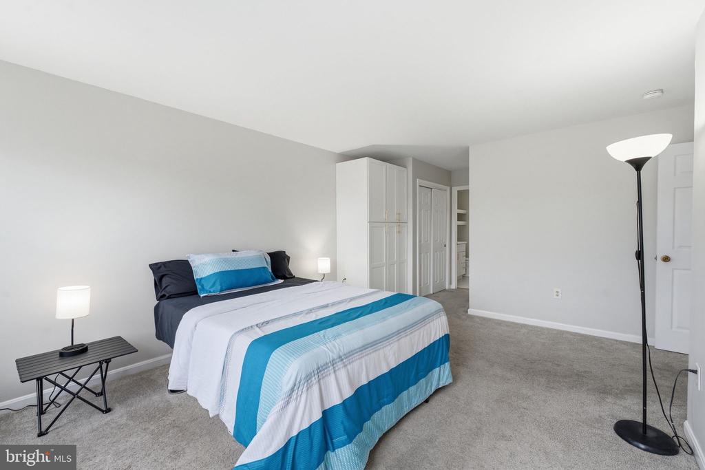 2500 DOWITCHER COURT