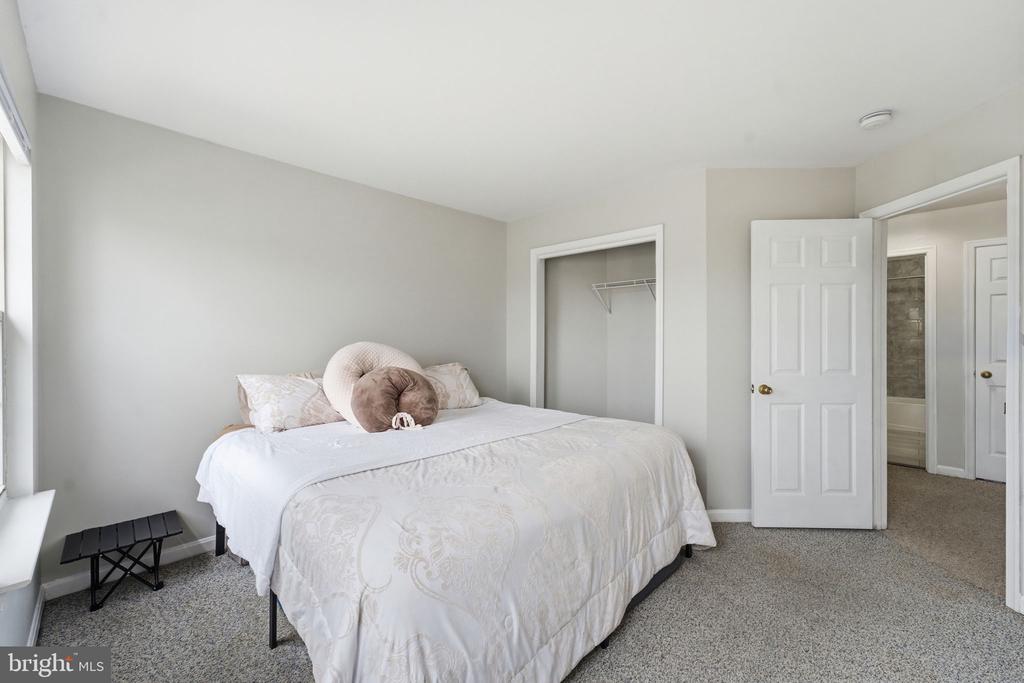 2500 DOWITCHER COURT