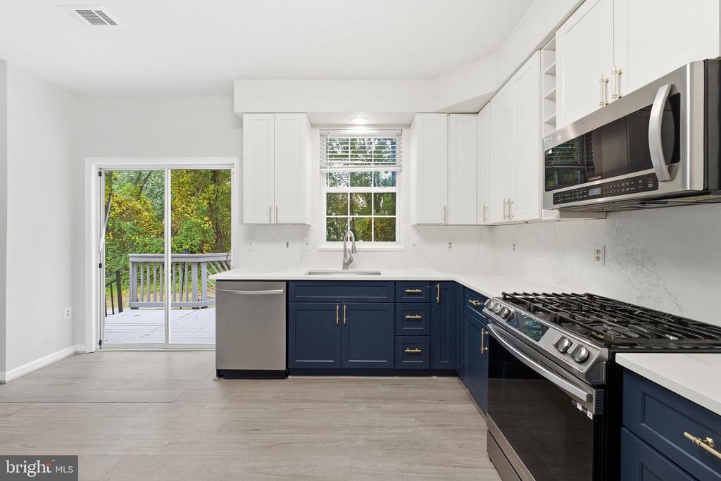 2500 DOWITCHER COURT
