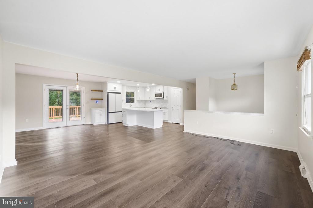 11567 DEER LANE