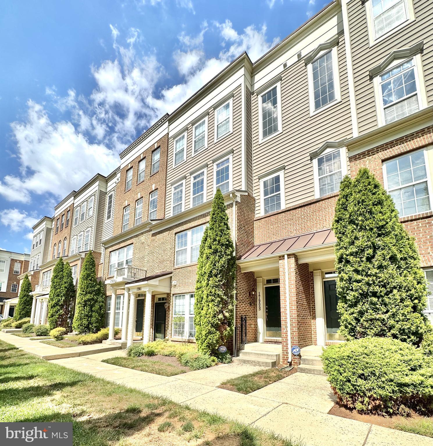 1790-B Poolside Way #22-B