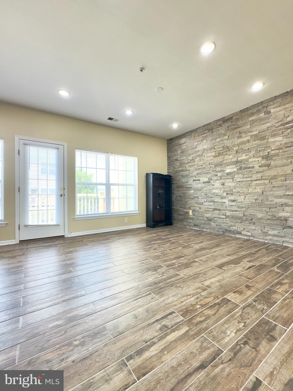 1790-B Poolside Way #22-B