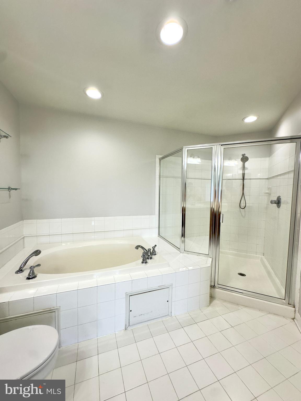 1790-B Poolside Way #22-B