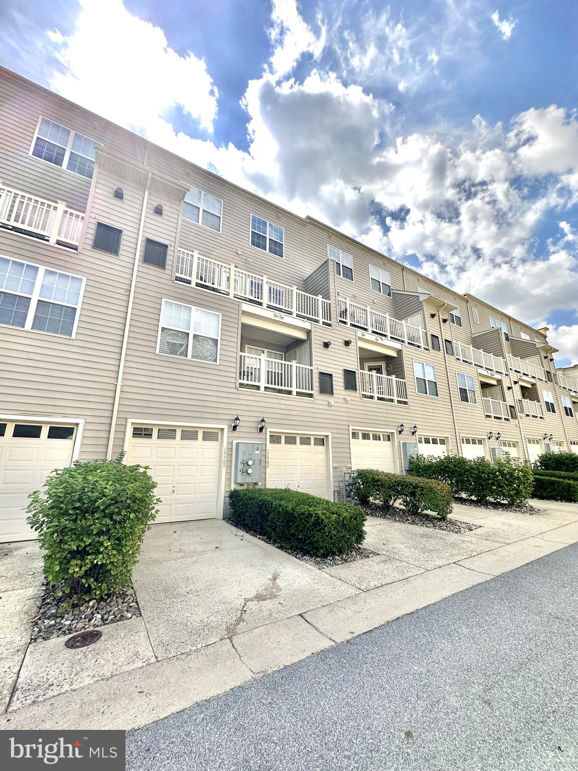 1790-B Poolside Way #22-B