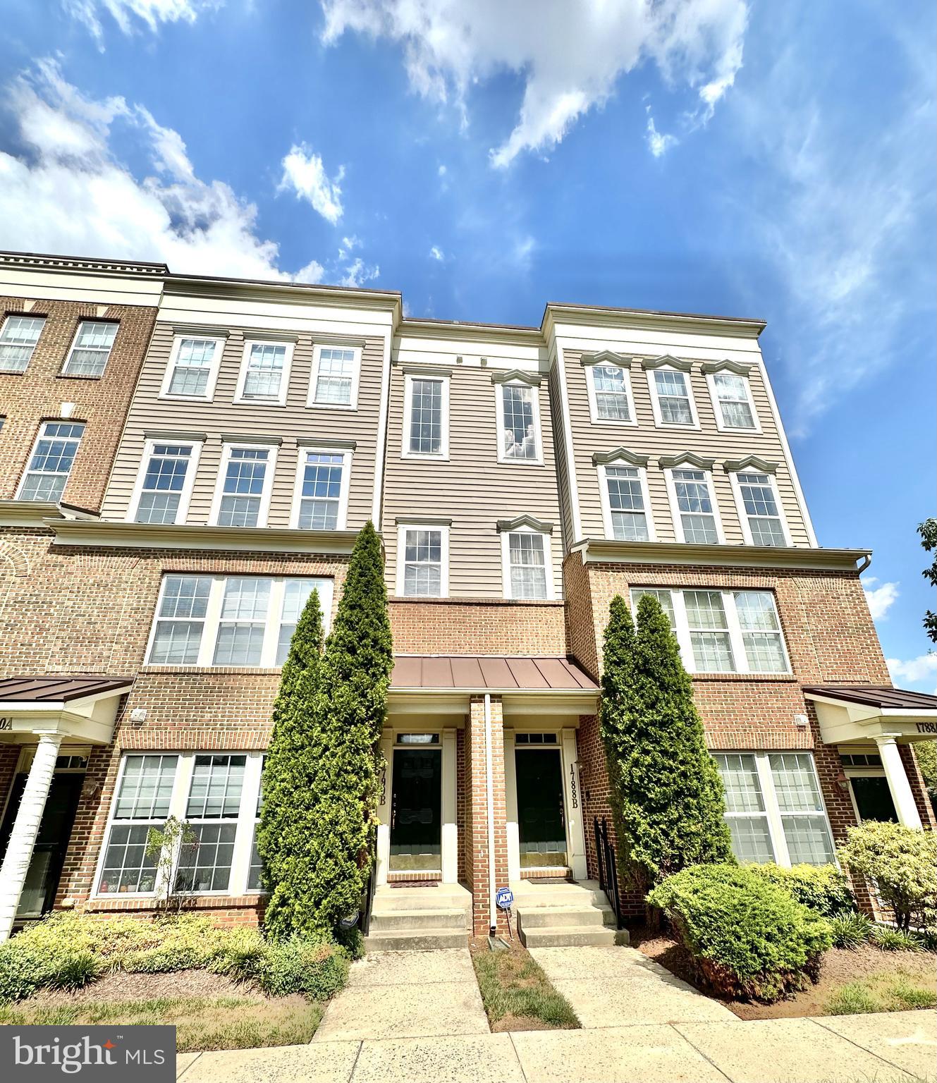 1790-B Poolside Way #22-B