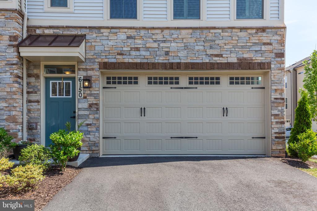 6150 ASTER VIEW LN