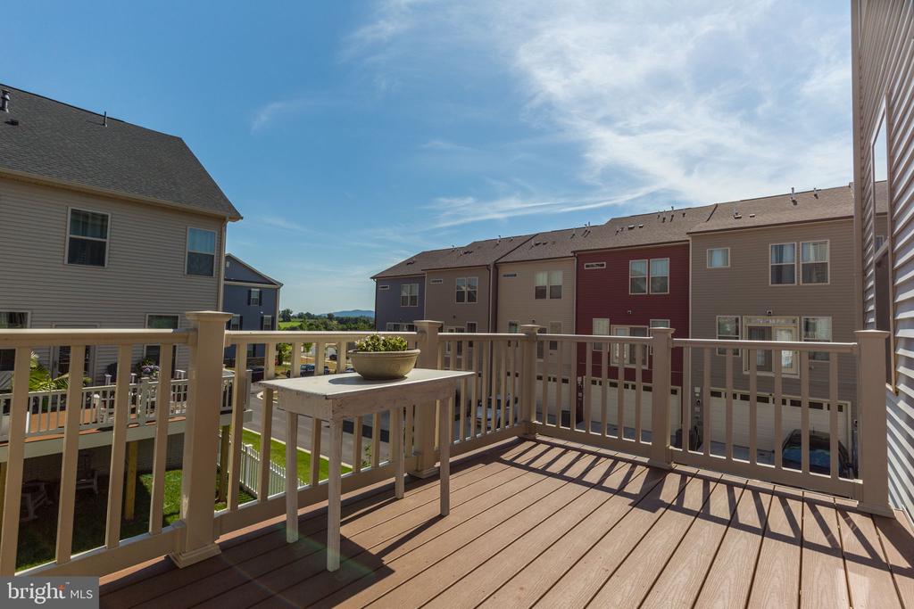 6150 ASTER VIEW LN