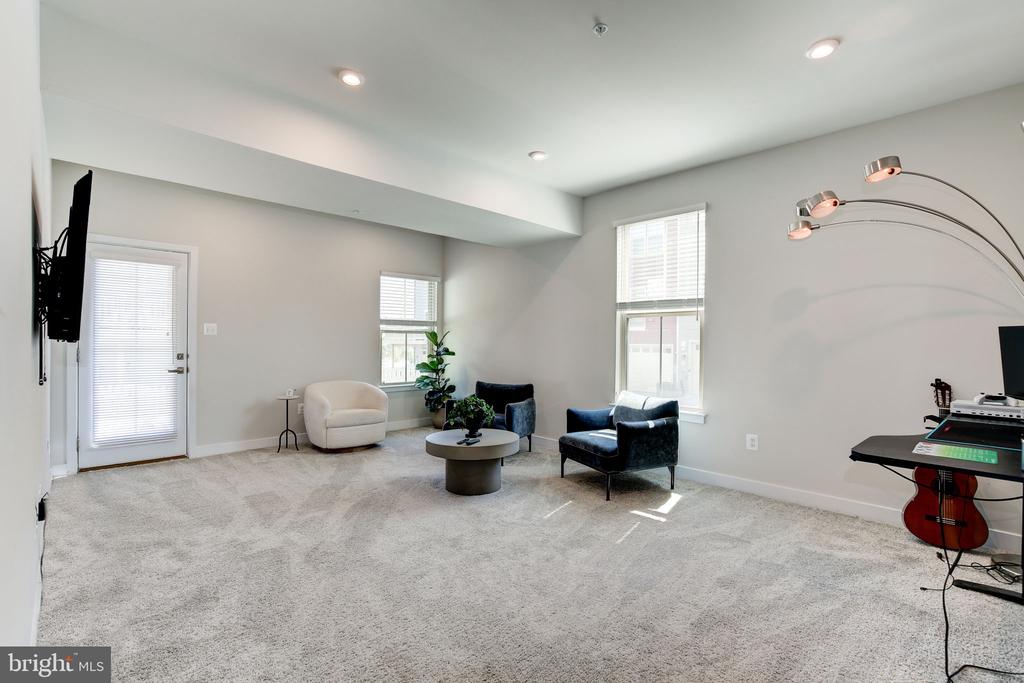 6150 ASTER VIEW LN