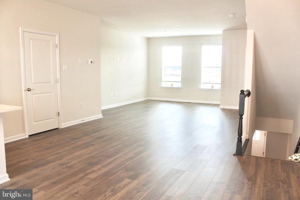 274 ENSEMBLE WAY