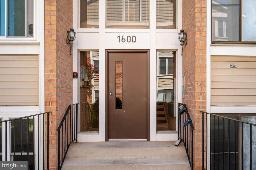 1600 BERRY ROSE CT #1 3A