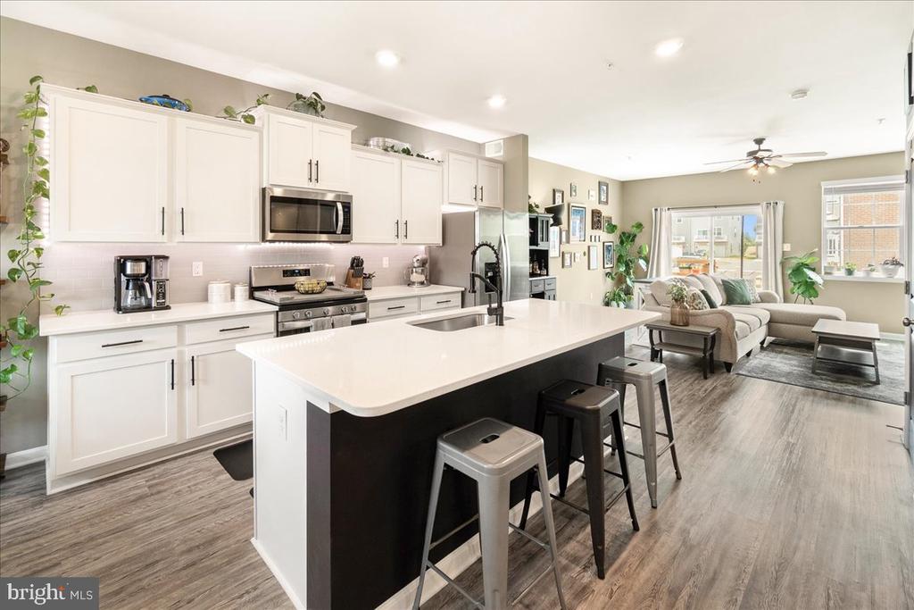 7005 FREEDOM WAY