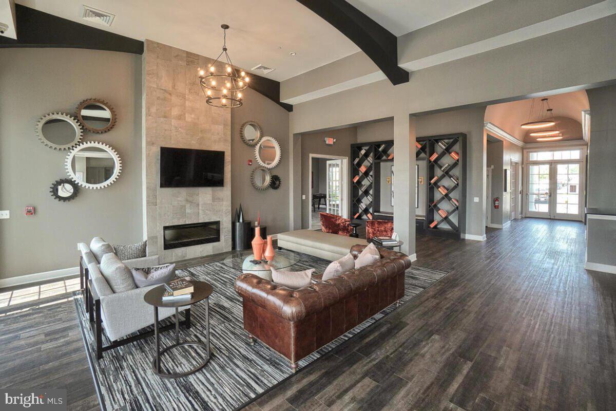 7005 FREEDOM WAY