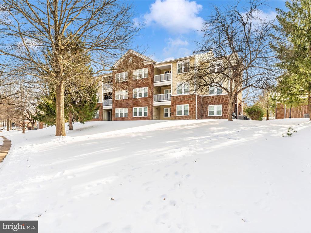 2404 Dominion Dr #3a