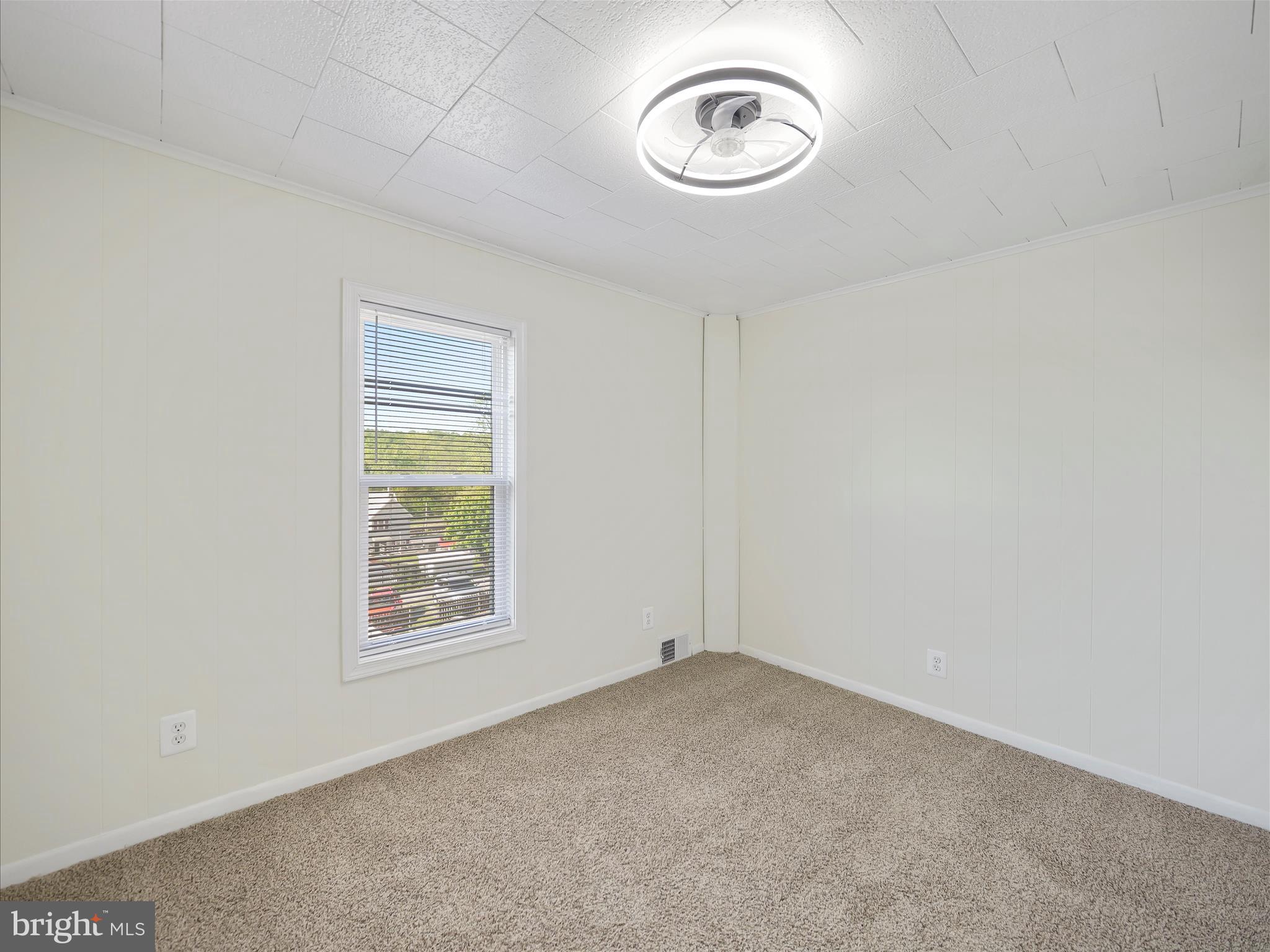 332 W Potomac St