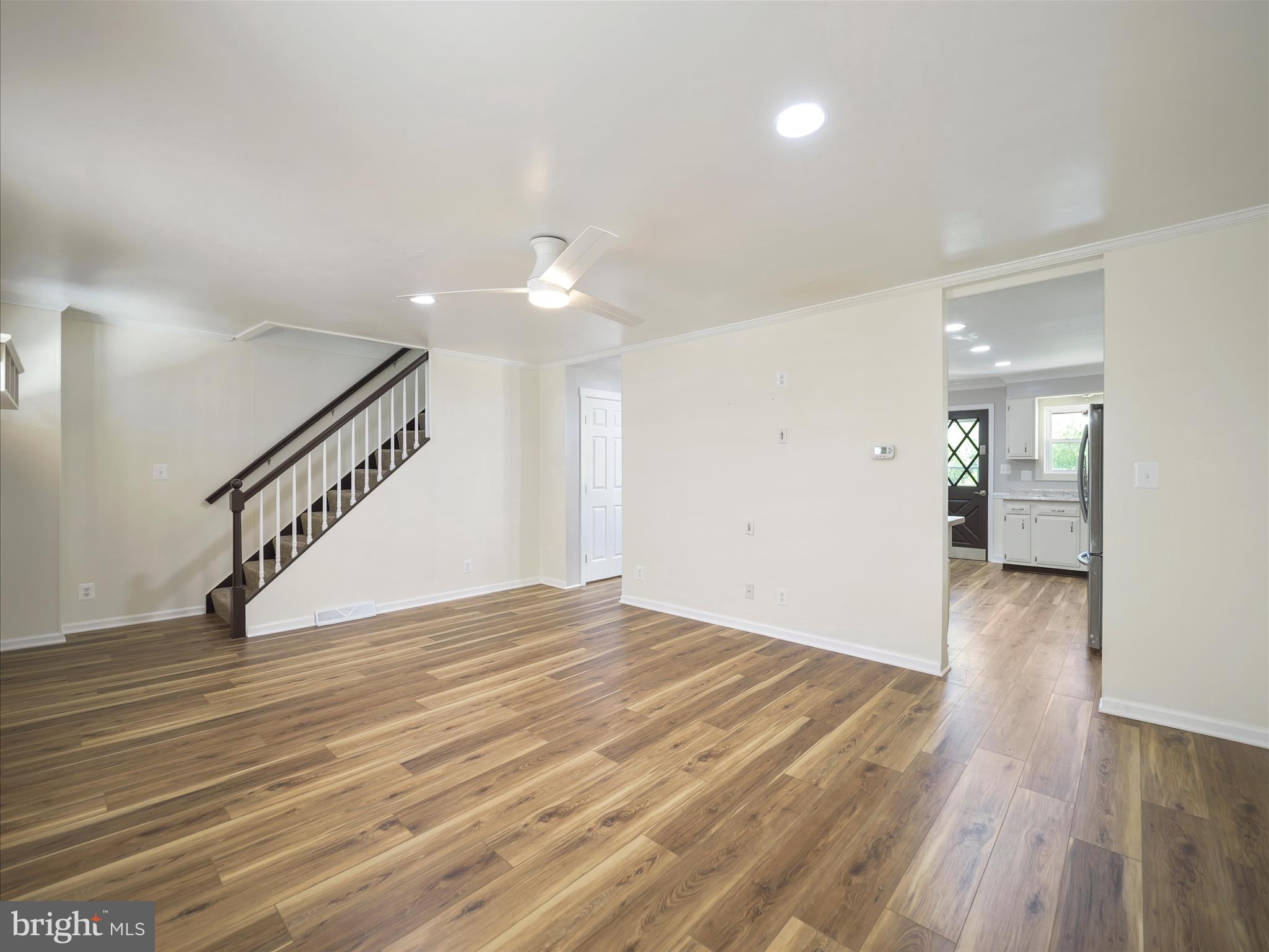 332 W Potomac St