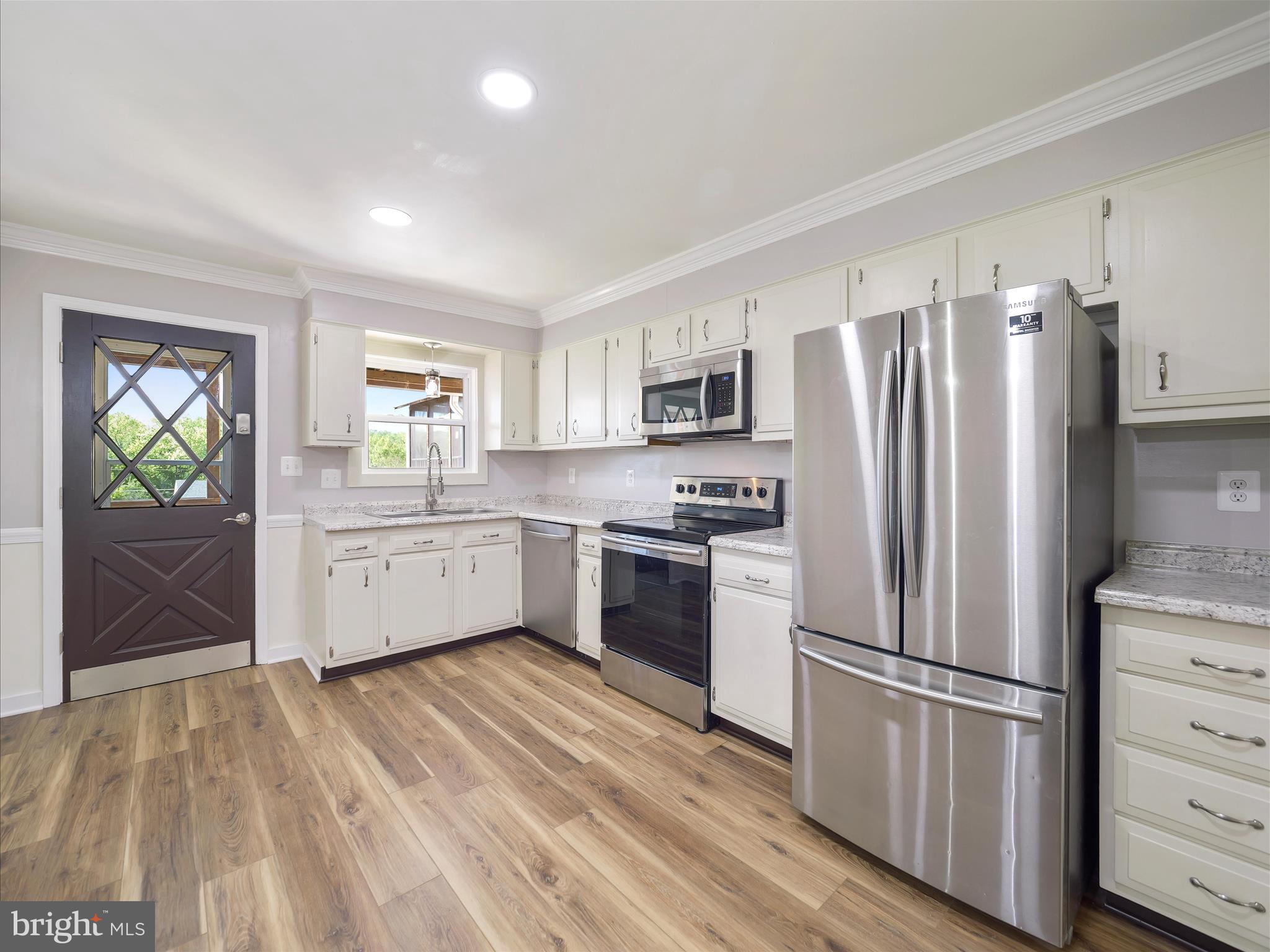 332 W Potomac St