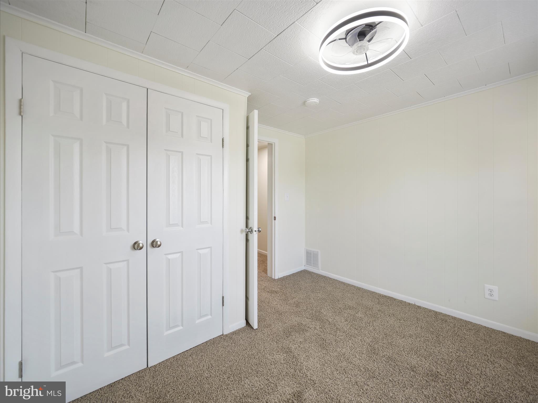 332 W Potomac St