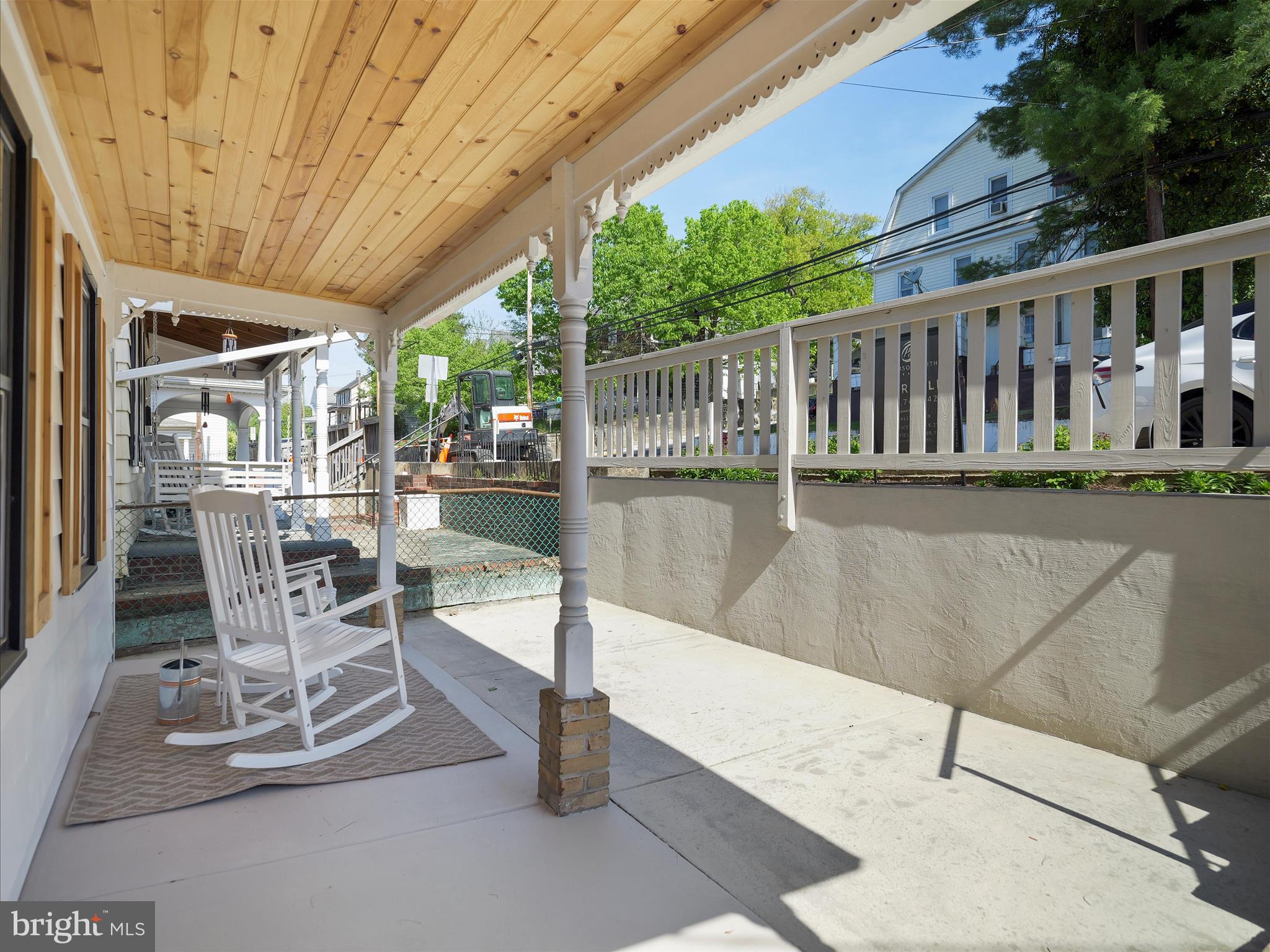 332 W Potomac St