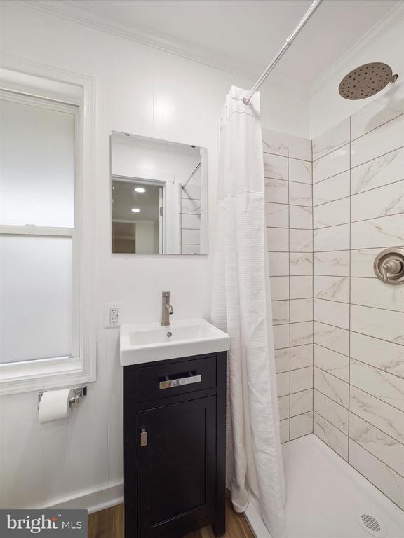 332 W Potomac St