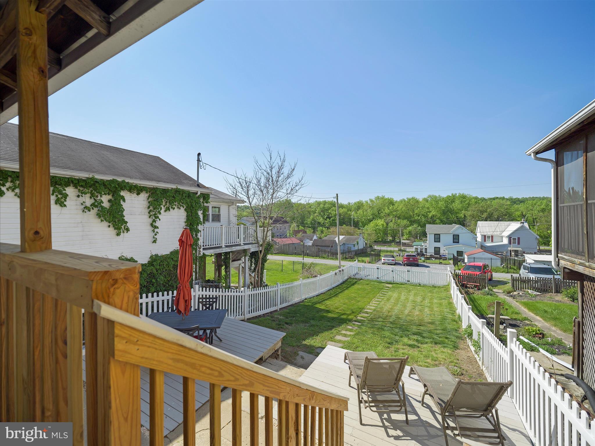 332 W Potomac St