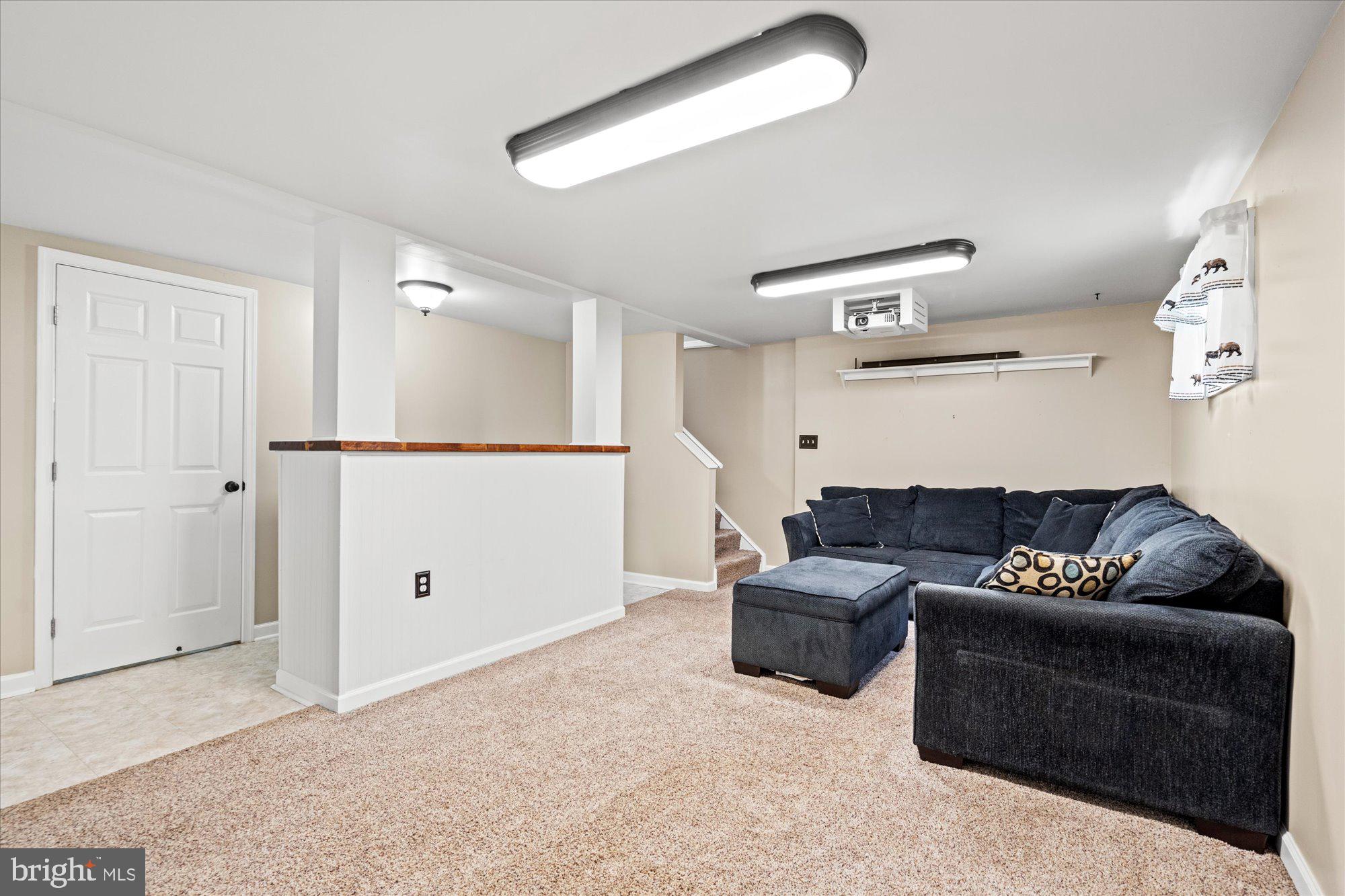 404 E F St