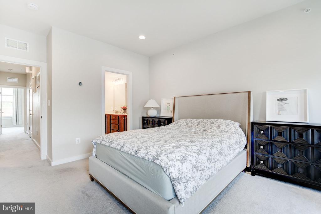 3409 Stone Barn Dr