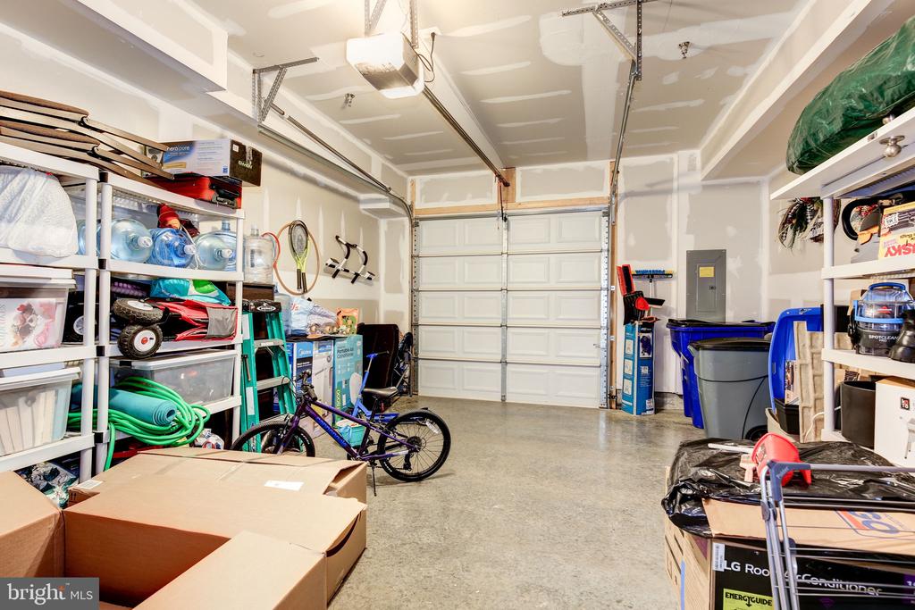 3409 Stone Barn Dr