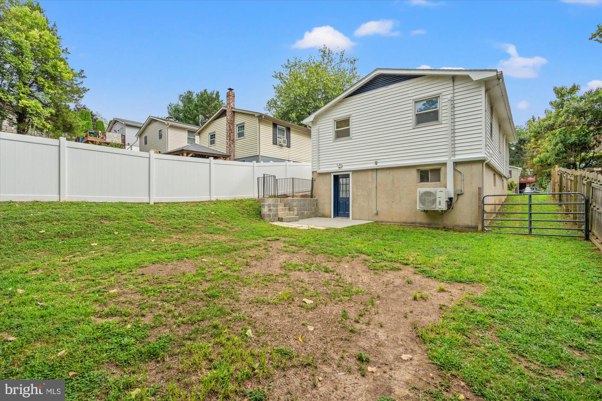 403 E F St