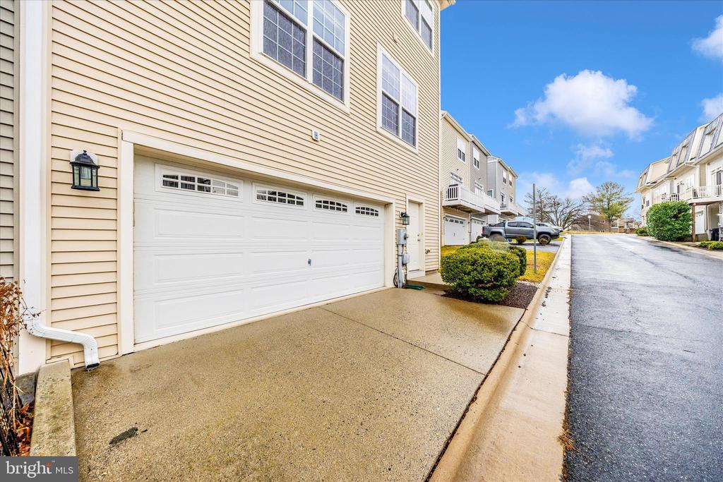 10228 NUTHATCH DRIVE