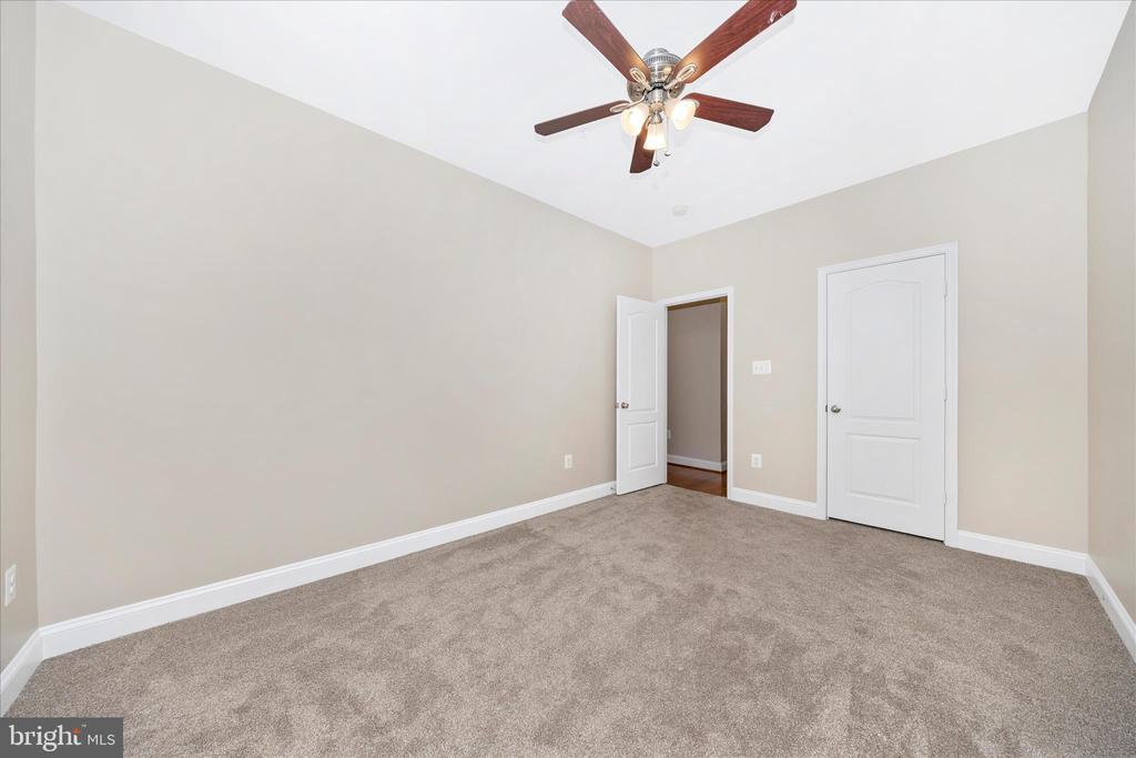 10228 NUTHATCH DRIVE