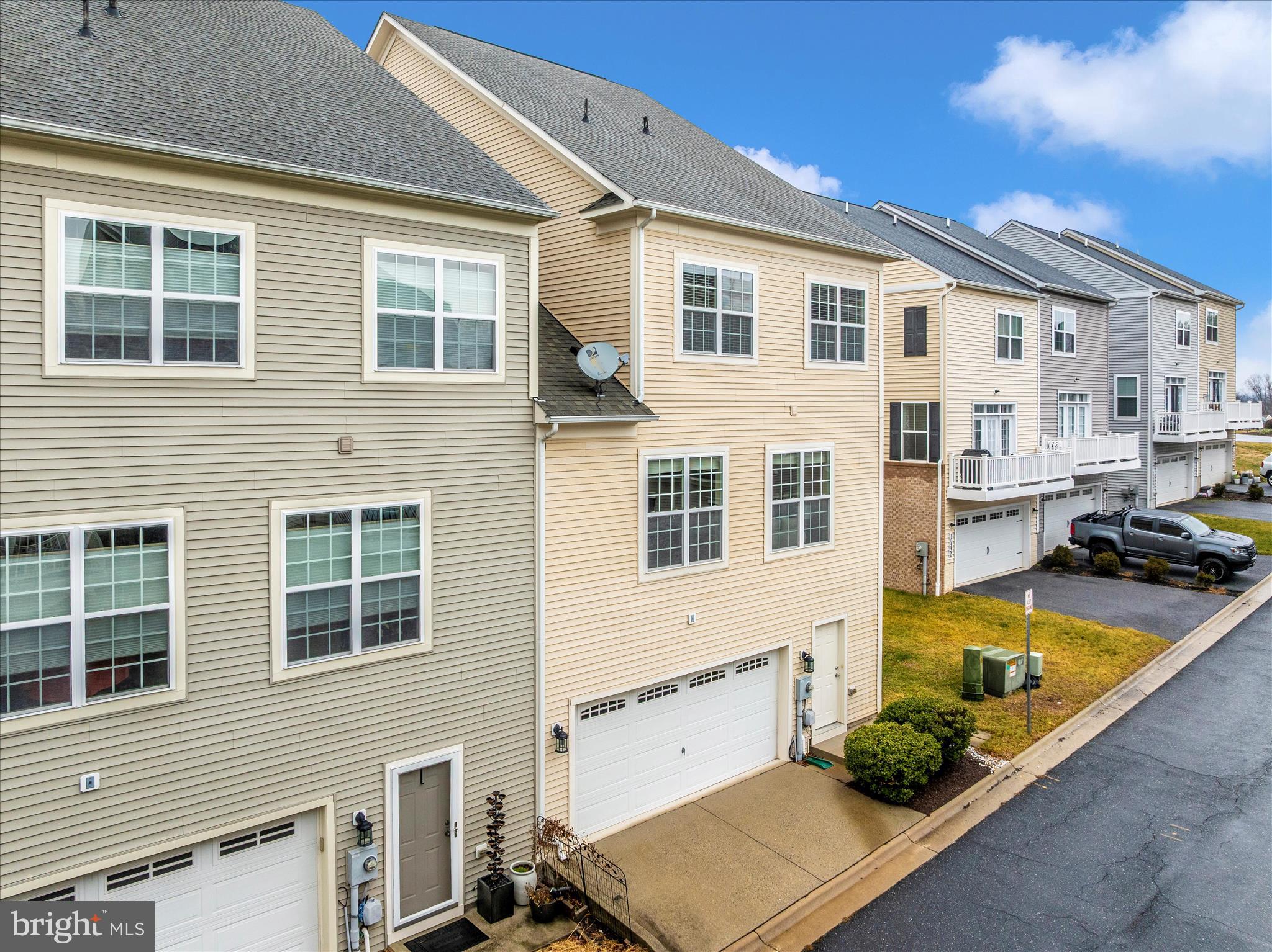 10228 NUTHATCH DRIVE