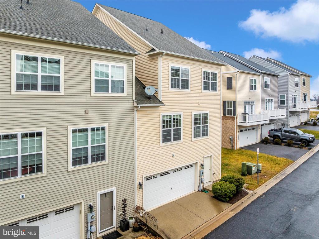 10228 NUTHATCH DRIVE
