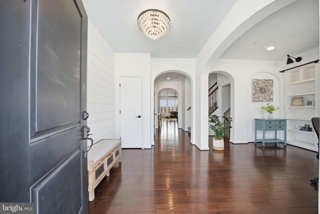3034 PALATINE DRIVE