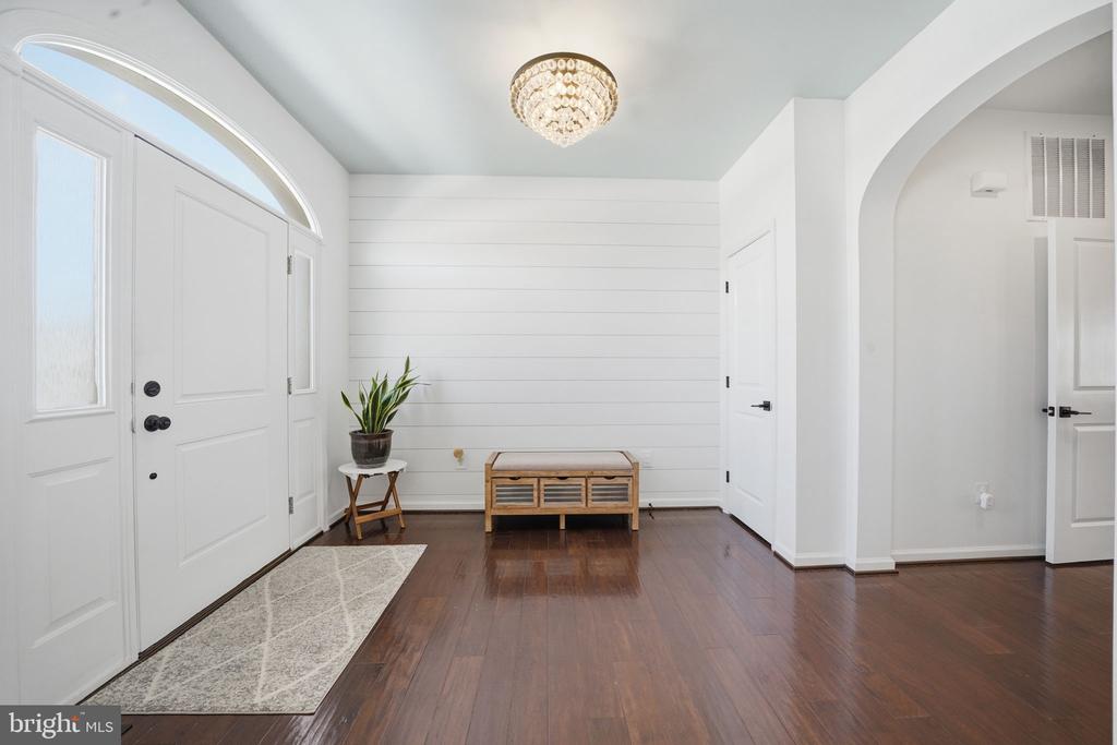 3034 PALATINE DRIVE