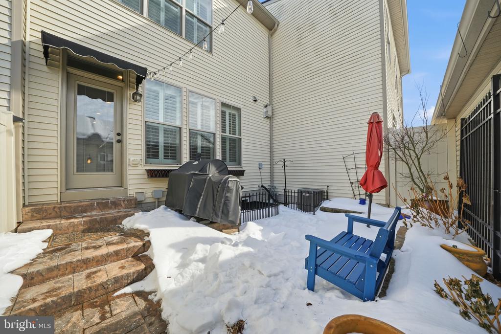 3034 PALATINE DRIVE