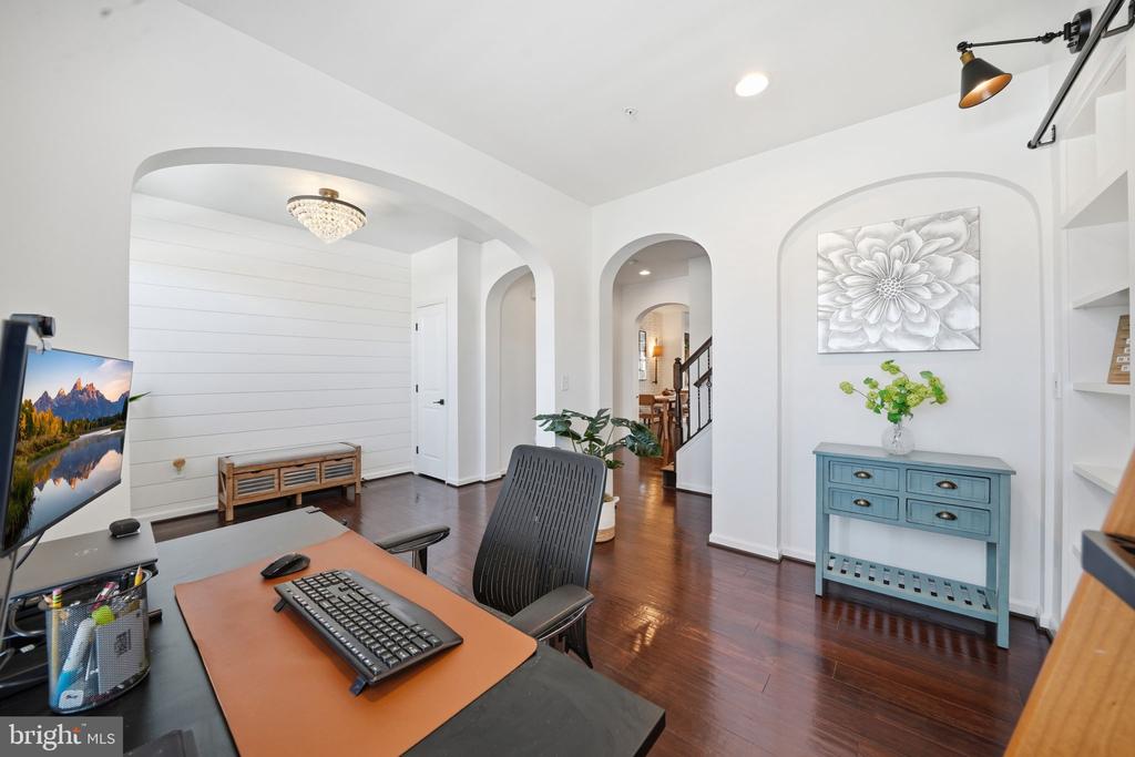3034 PALATINE DRIVE