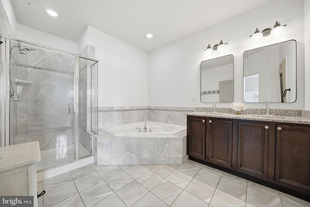 3034 PALATINE DRIVE