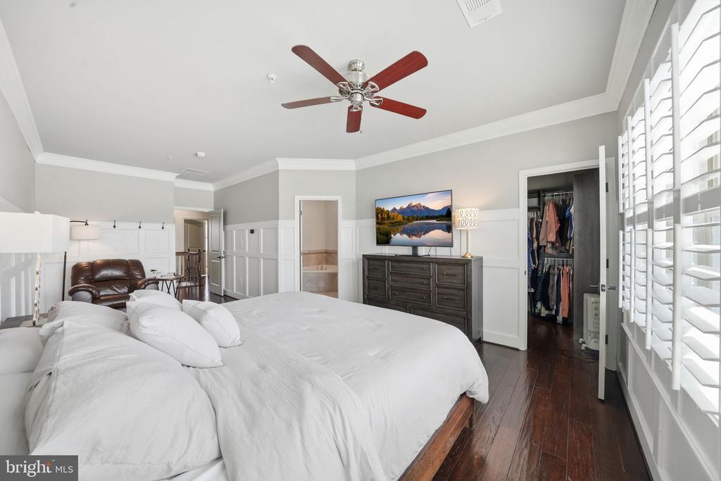 3034 PALATINE DRIVE